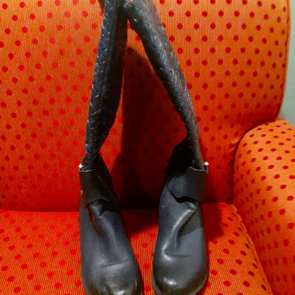 Lady Coutureboots - Picture 1 of 4